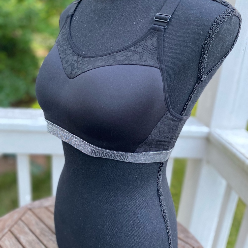 Victoria’s Secret sports bra black 32 D